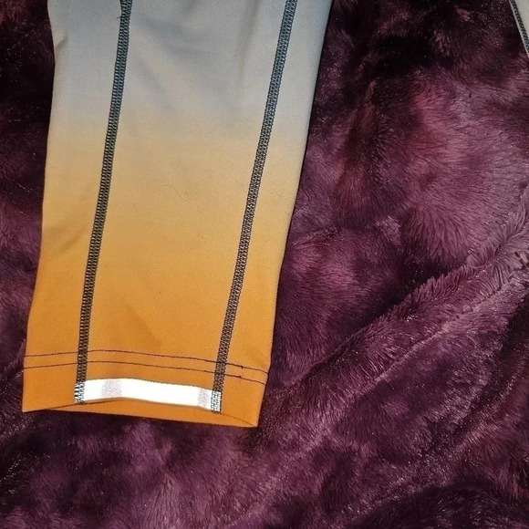 Oakley workout capris Size Small - Picture 7 of 8